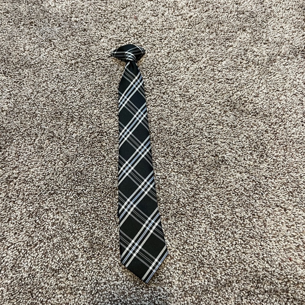 Elegant Black and White Checkered Tie